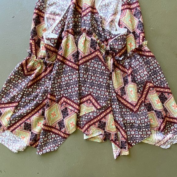 Buckle Daytrip Bohemian Babydoll Paisley Cami Tank Top - Picture 11 of 13